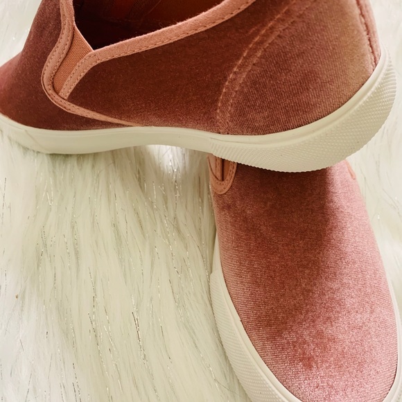 Women's Velvet Slip-On Sneakers Blush - Picture 3 of 7